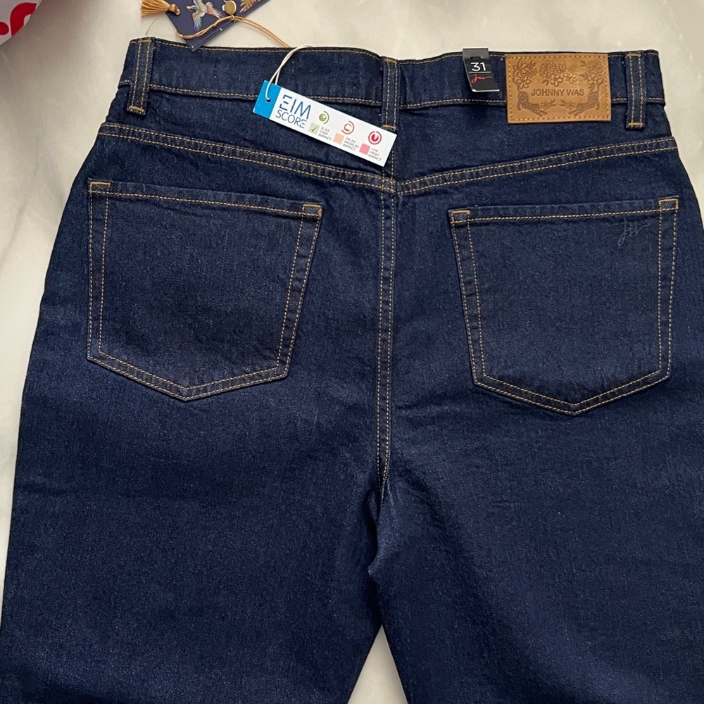 NWT Johnny Was Women's Marseille Baby Boot Jeans Size 31 “ waist and 27” length - Picture 9 of 12